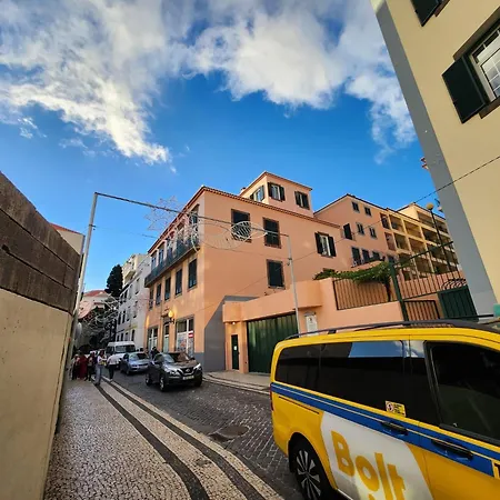 Apartament Se Cathedral Roof House *